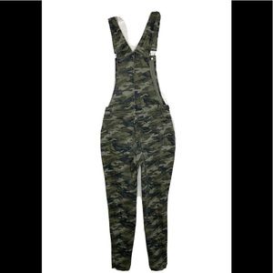 No Boundaries womans Junior Size S (3/5) Denim Bib